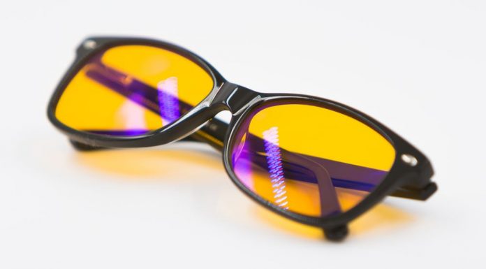 From Alzheimer’s to Bipolar to Insomnia: How blue light-blocking glasses help