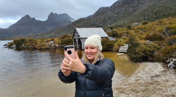 Nature Selfies Put You in Perspective